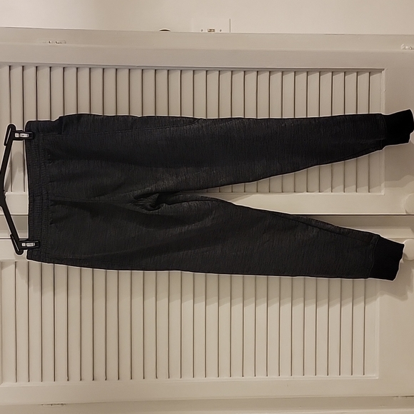 Boys Under Armour loose fit jogger pants size large - Picture 2 of 3